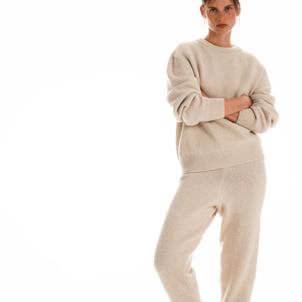 Sweater - Picture 1 of 5